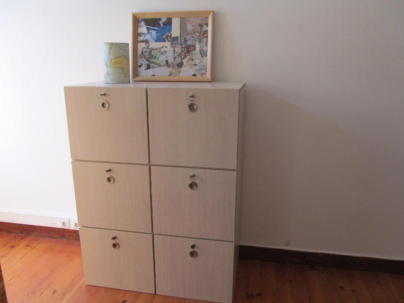 Bunk Bed in Mixed Dormitory Room image 2