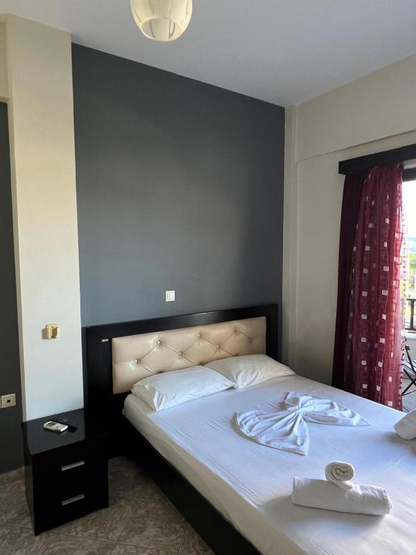 Economy Triple Room image 1