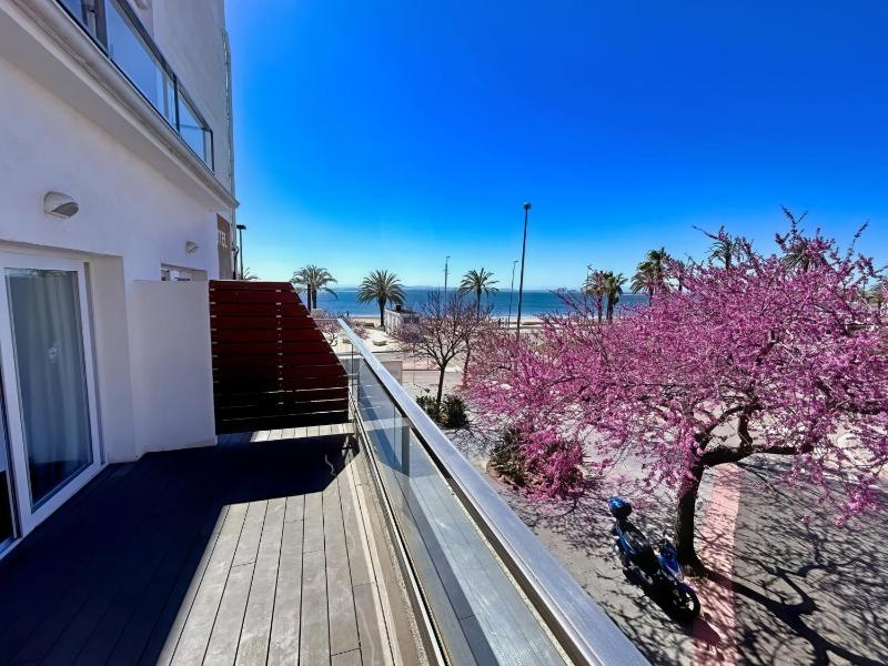 Double or Twin Room with Partial Sea View image 1