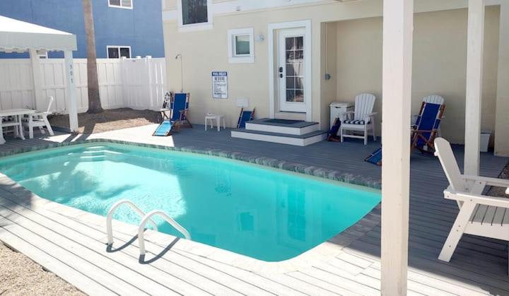 Two-Bedroom Townhouse image 1