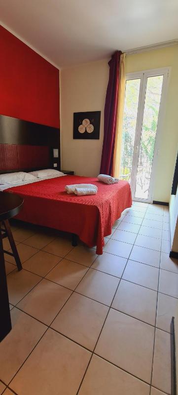 Hotel Alibi - image 26