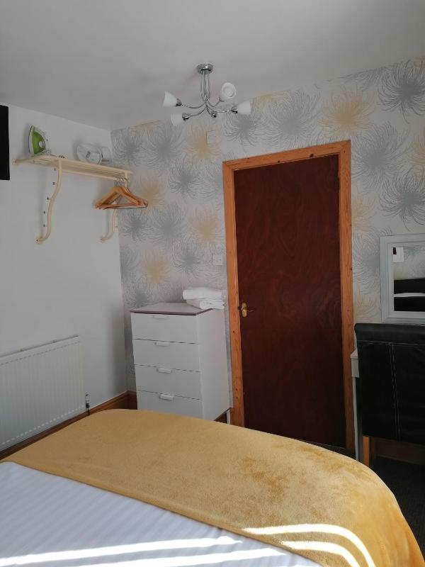 Small Double Room image 2