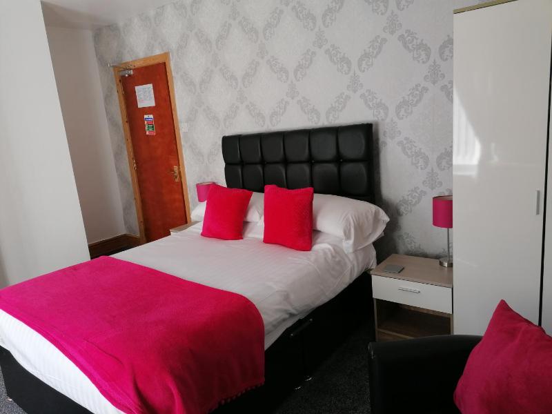 Double Room image 2