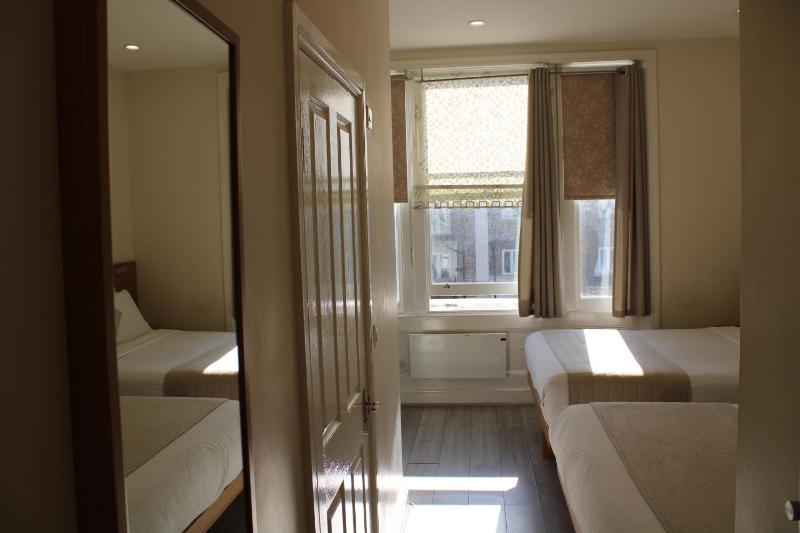 Family Room image 2