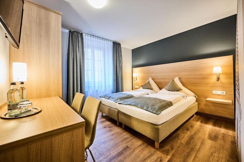 Superior Double Room image 1