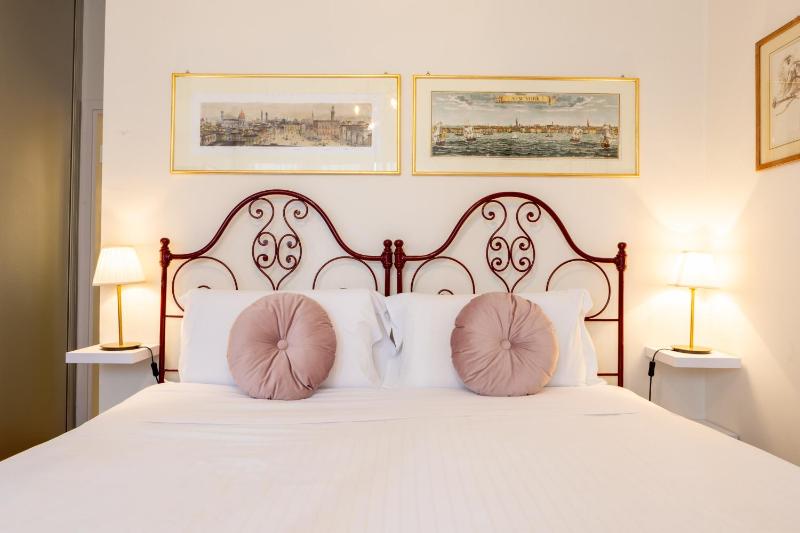 Pitti Deluxe Apartment - image 8