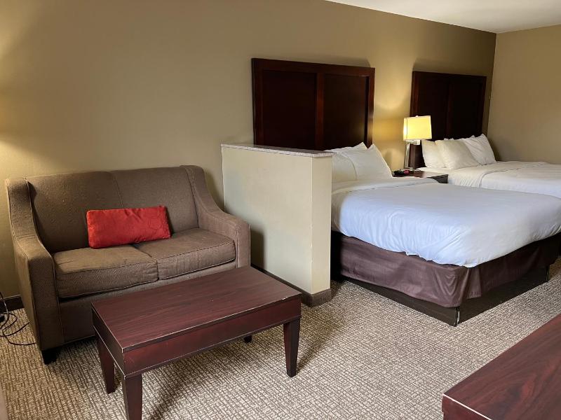 Suite with Two Queen Beds - Non-Smoking image 4