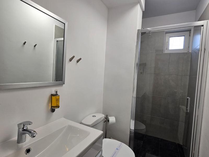 Double Room image 4
