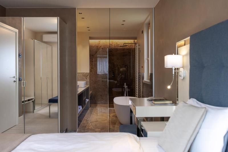 Executive Suite with Garden View - Suite House image 4
