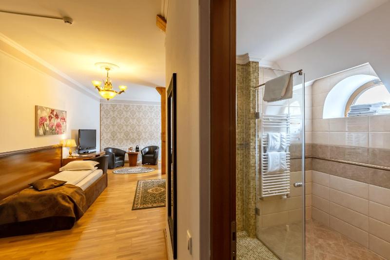 Superior Quadruple Room image 3