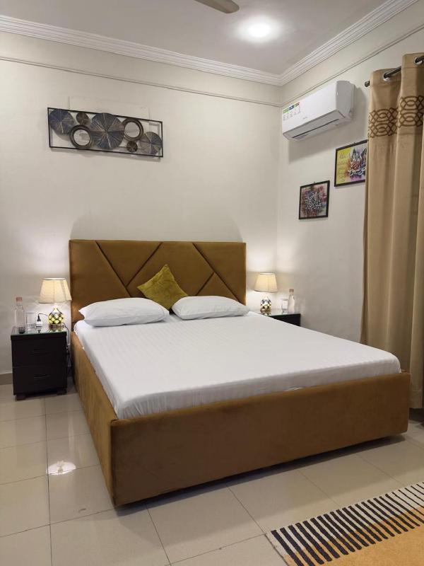 Cozy & Peaceful Rooms Near Lyallpur Galleria - image 7