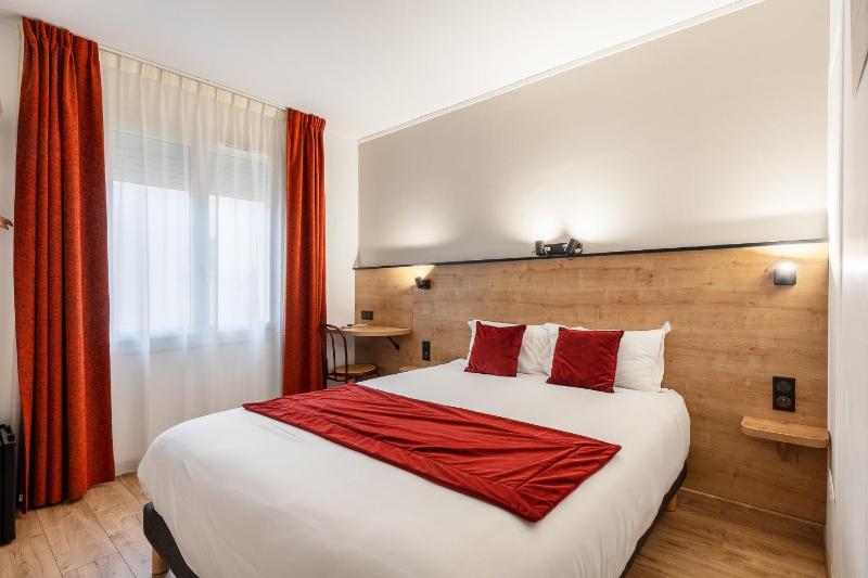 Standard Double Room image 4