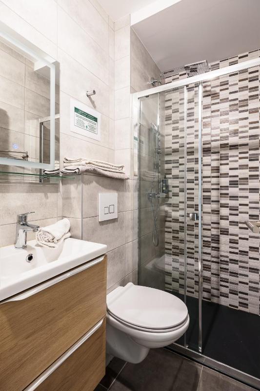 Standard Double Room image 2