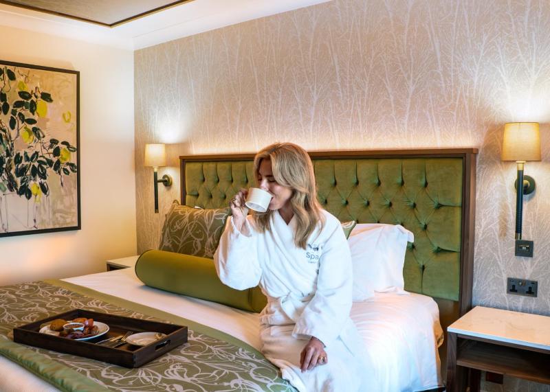 Luxury King Room image 3