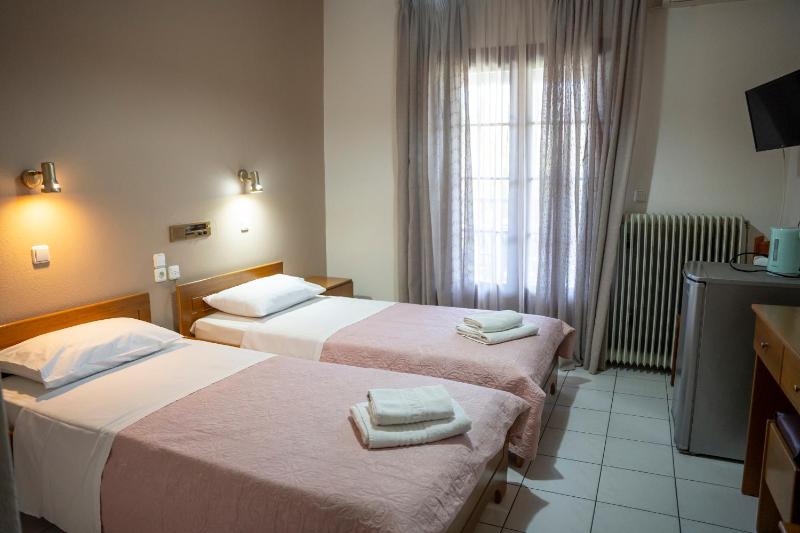Twin Room with Meteora View image 4