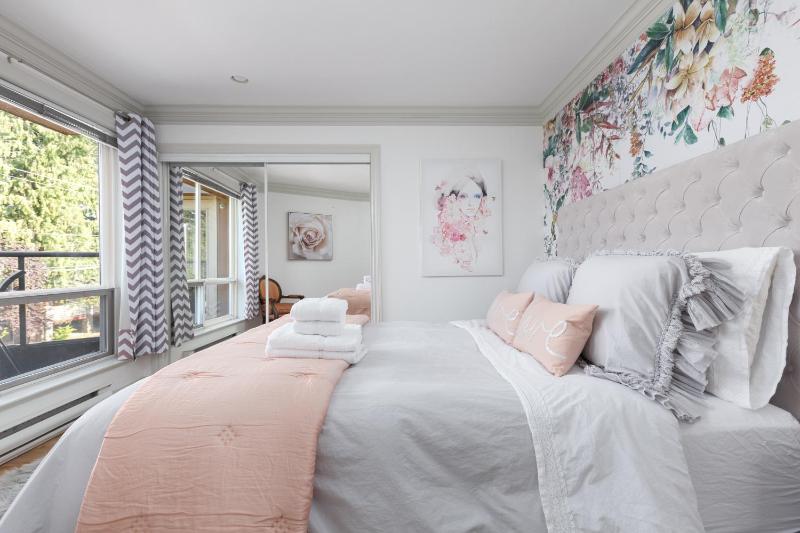 Boutique Beach Apartment - image 8