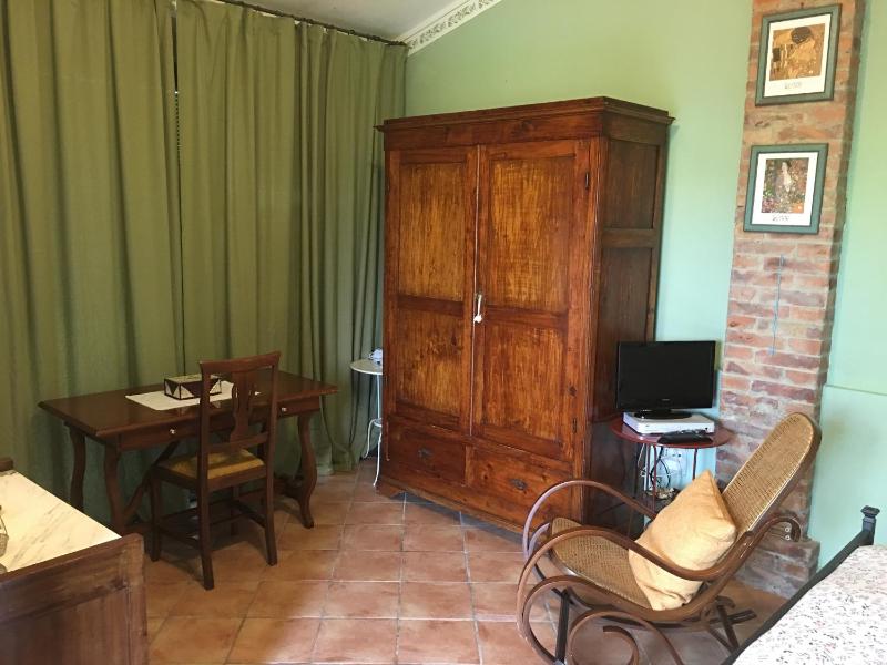 Double Room image 4