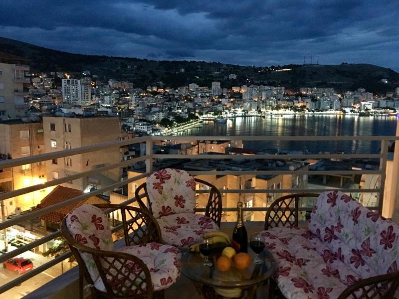 Royal Apartment Luxury Holiday for Queen and King - image 3