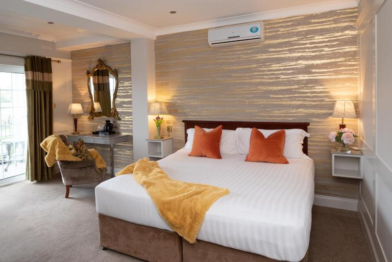 Superior Double Room (2 Adults) image 3