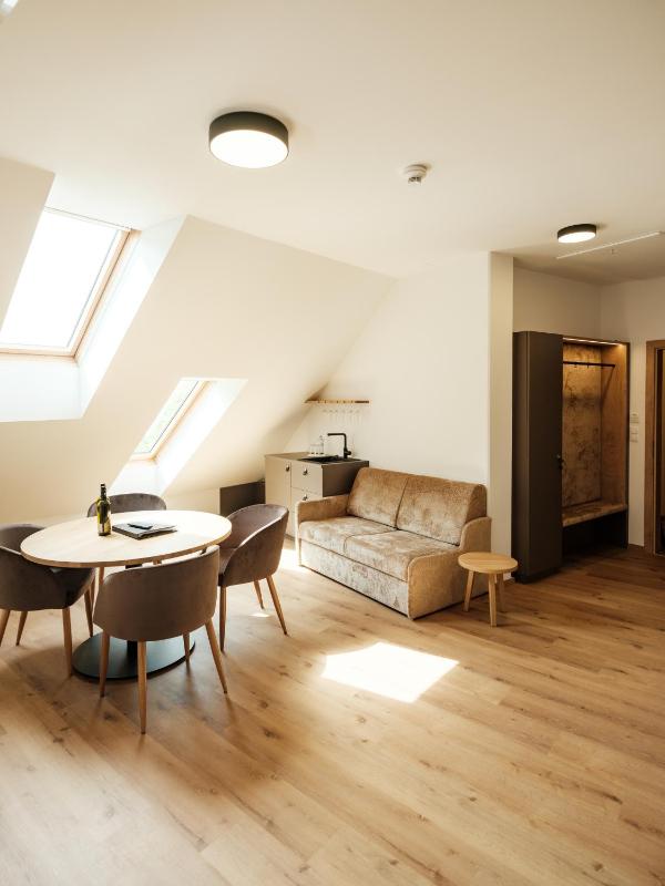 Standard Suite image 4