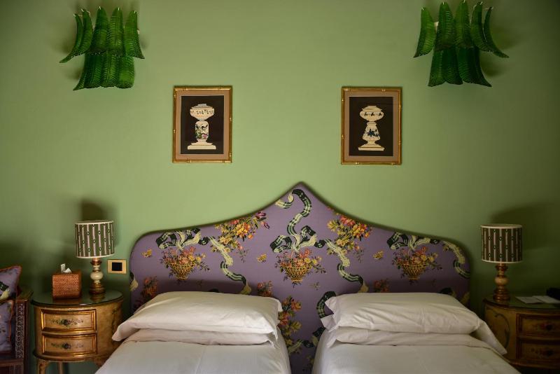 Double or Twin Room with View image 4