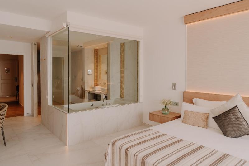 Family Superior Junior Suite image 1