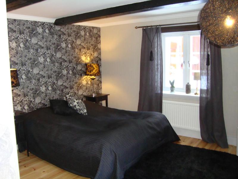 Double or Twin Room image 3