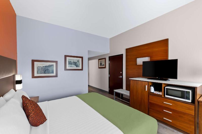 King Room - Disability Access / Non-Smoking image 3
