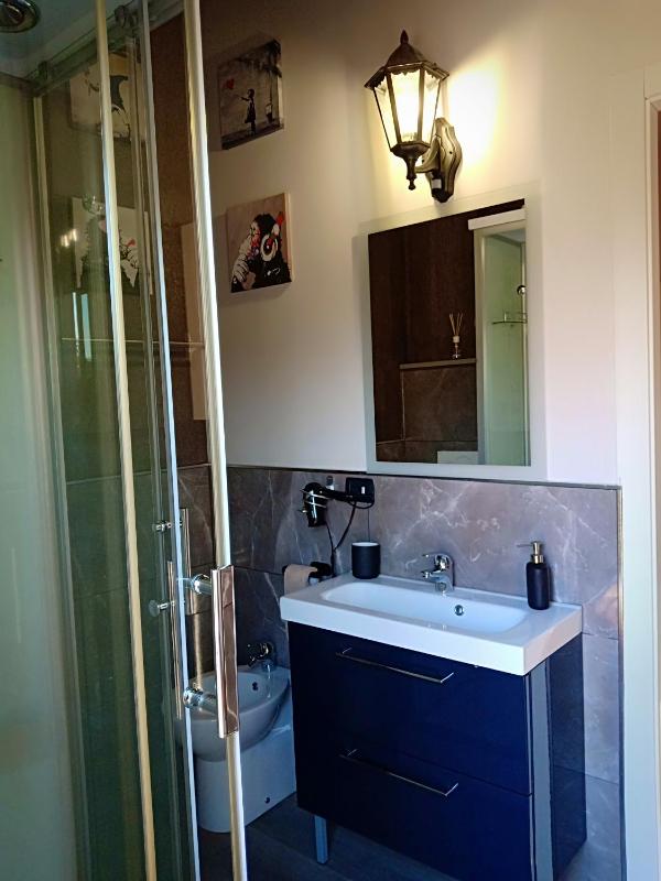 Double or Twin Room image 3