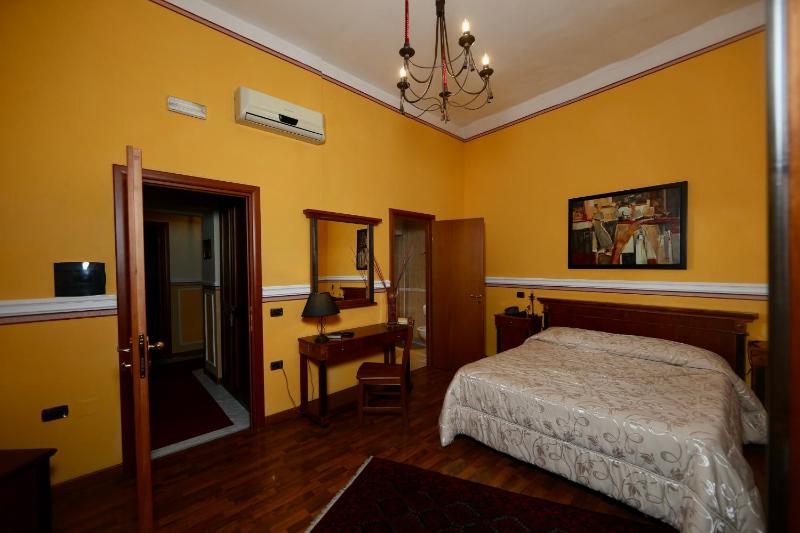 Triple Room image 1
