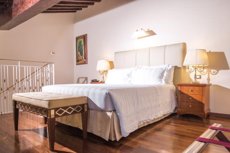 Junior Suite - Split Level image 1