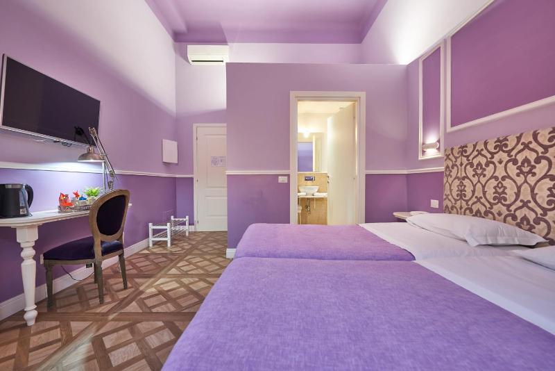 Superior Double Room image 3