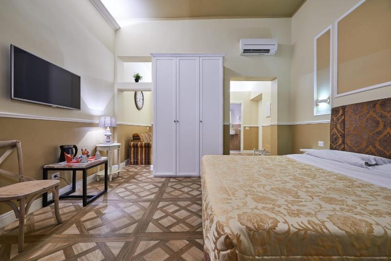 Family Room (2 Adults + 2 Children) image 4