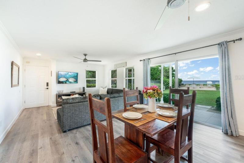 7 Mile Beach 2BR Ground Floor Oceanfront Condo with Pool and large Patio Sleeps 6 - image 14