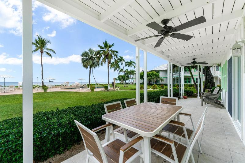 7 Mile Beach 2BR Ground Floor Oceanfront Condo with Pool and large Patio Sleeps 6 - image 15