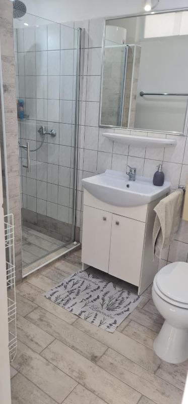 One-Bedroom House image 2