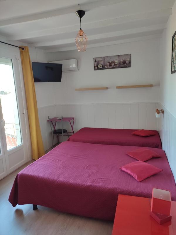 Double Room with Terrace image 3