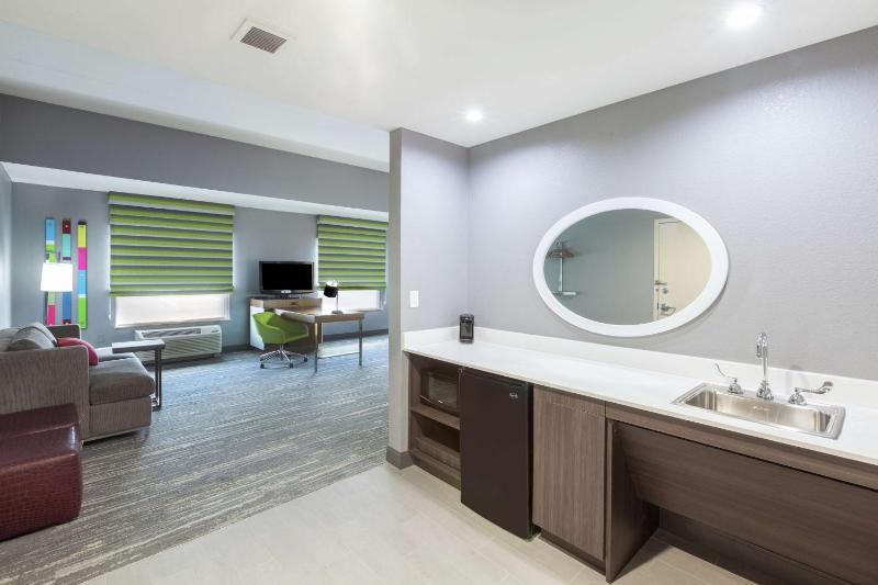 King Studio Suite - Non-Smoking image 2