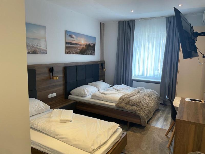 Comfort Triple Room image 2