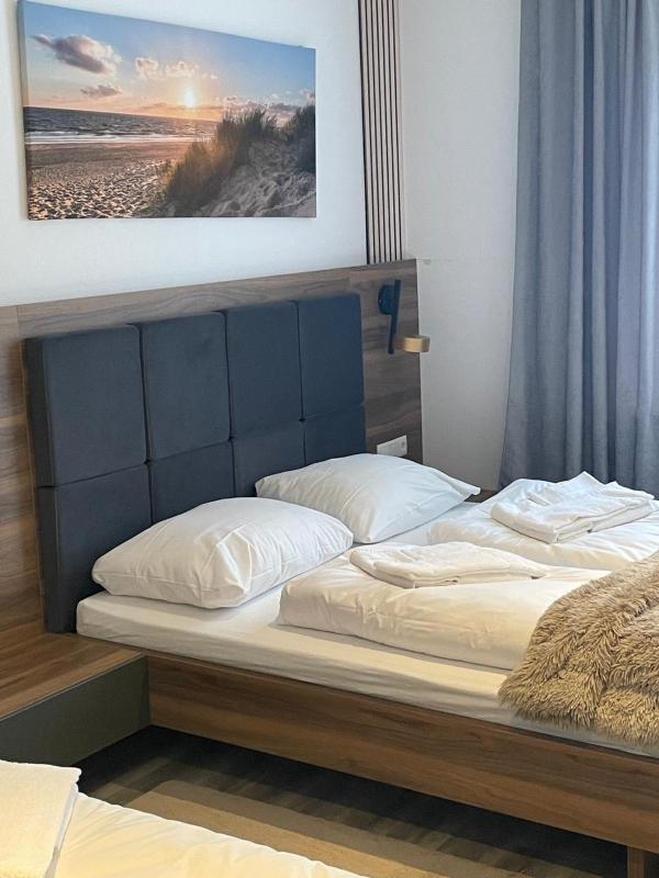 Comfort Triple Room image 1