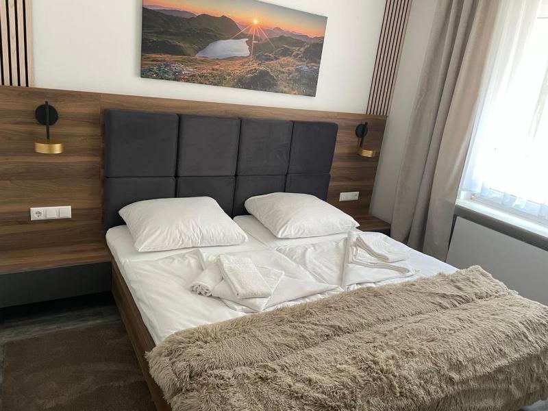 Deluxe Room image 2