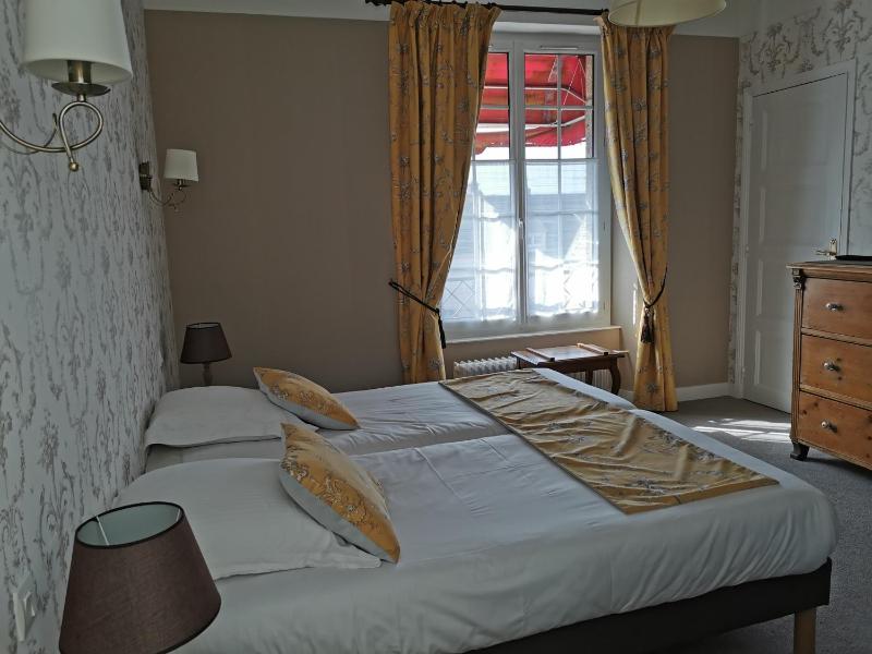 Twin Superior Room image 3