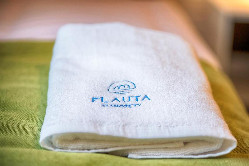 FLAUTA Całoroczne domki z prywatną balią sauną i jacuzzi - image 12