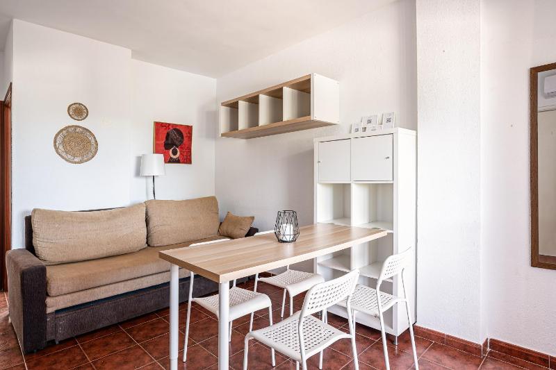 Apartamento económico en La Barrosa con piscina - image 6