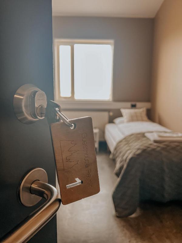 Twin Room with Shared Bathroom image 3