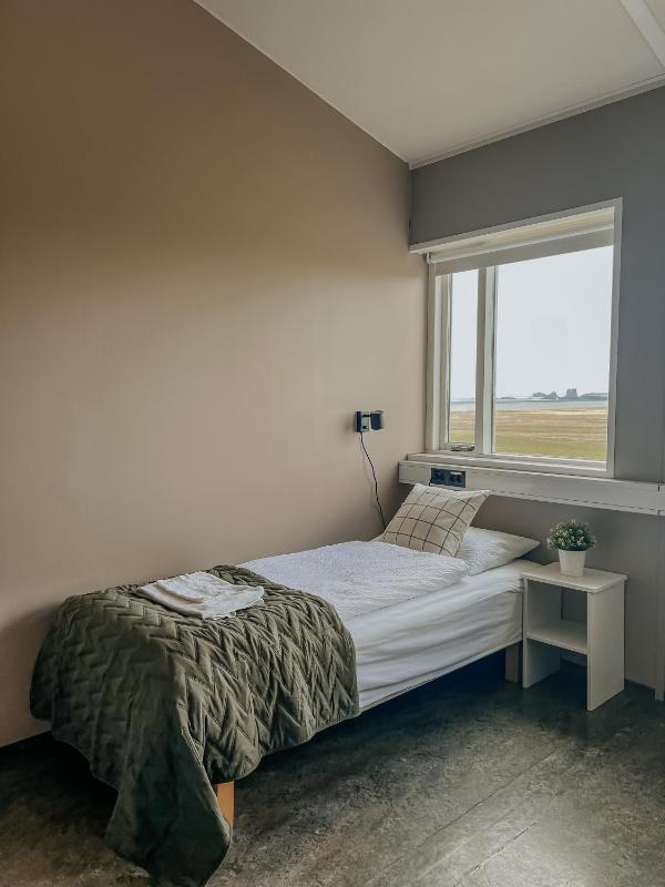 Family Room with Shared Bathroom image 3