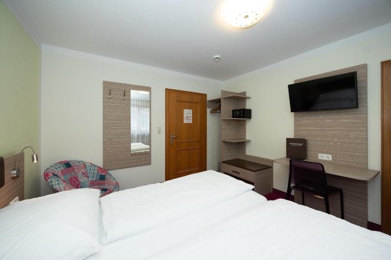 Double Room image 2