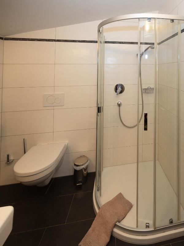 Apartment 1 image 4