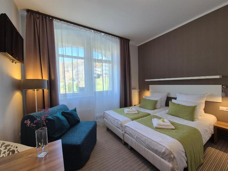 Deluxe Double Room image 1