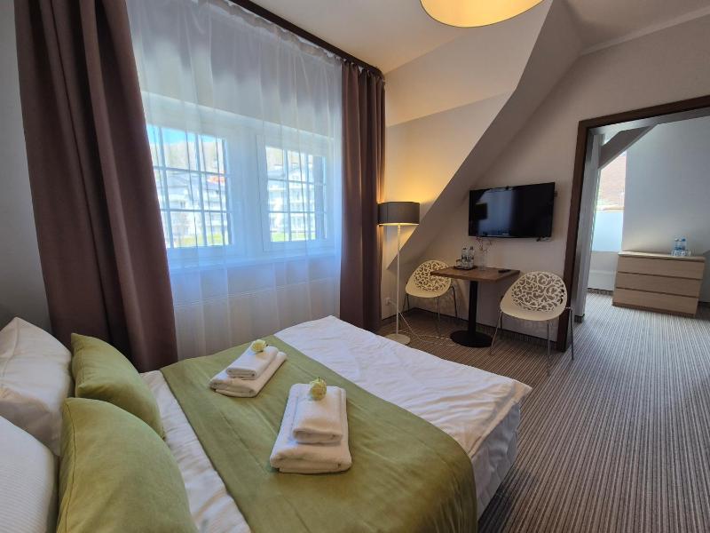 Quadruple Room image 1